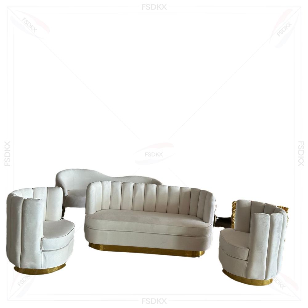 Home Gym Gold - Elegantes Luxus-Modulsofa-Set aus Samt mit Goldakzenten